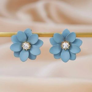 Blue flower earrings- flower earrings - summer earrings